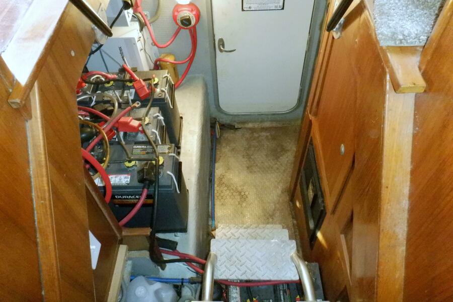 43' 2002 Mainship 430 Trawler