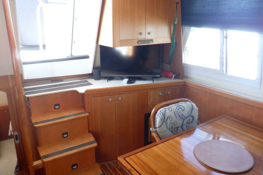 43' 2002 Mainship 430 Trawler