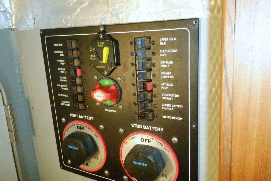 Summer Wind 43ft Mainship Yacht For Sale