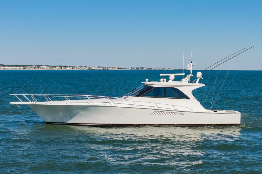 52' 2010 Viking 52 Sport Coupe