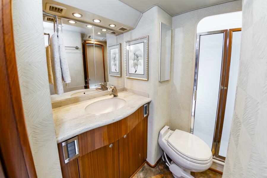 52' 2010 Viking 52 Sport Coupe