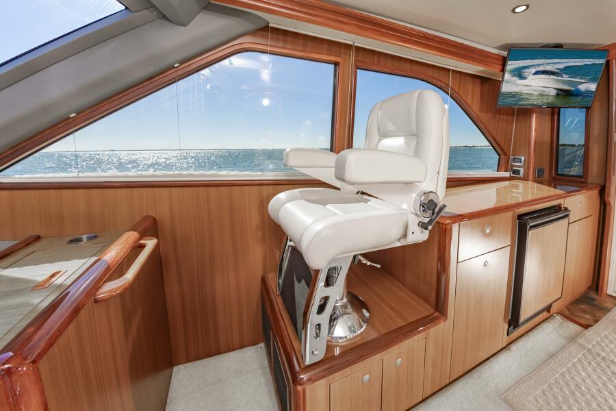52' 2010 Viking 52 Sport Coupe