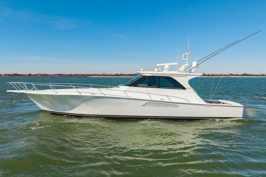 52' 2010 Viking 52 Sport Coupe
