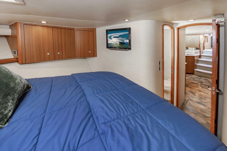 52' 2010 Viking 52 Sport Coupe