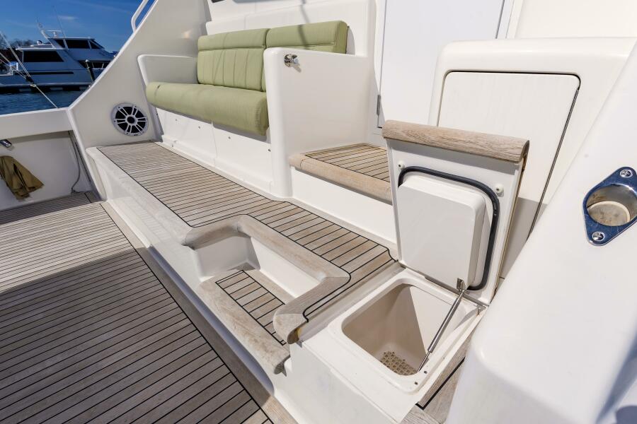 52' 2010 Viking 52 Sport Coupe