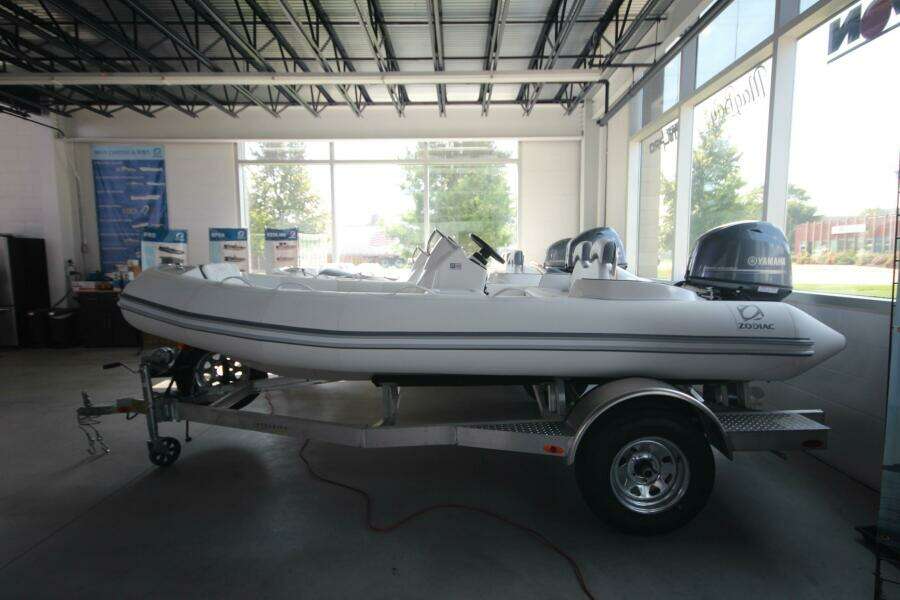 Boat Show Special Pricing 14ft Zodiac Yacht For Sale