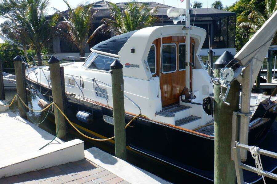 Vivace 45ft Linssen Yacht For Sale