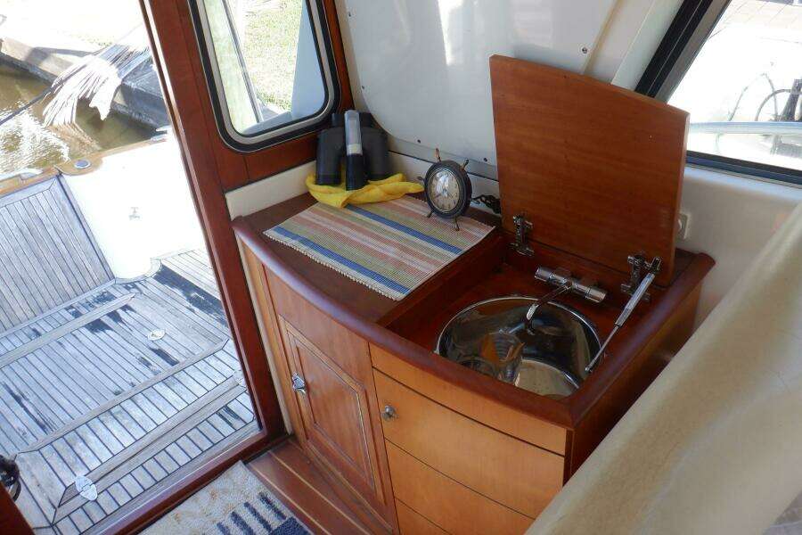 Vivace 45ft Linssen Yacht For Sale