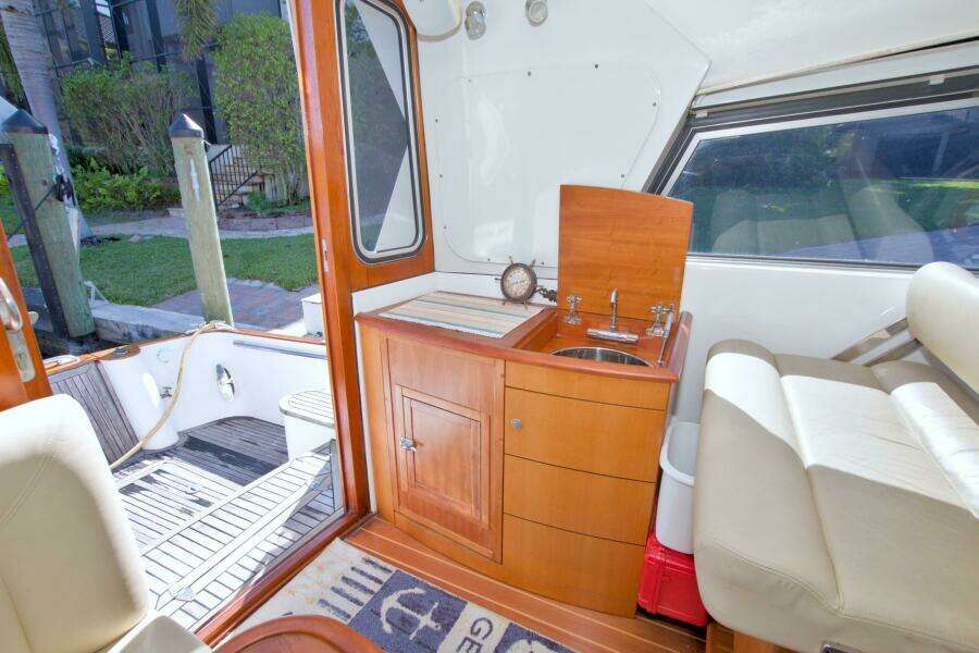 Vivace 45ft Linssen Yacht For Sale