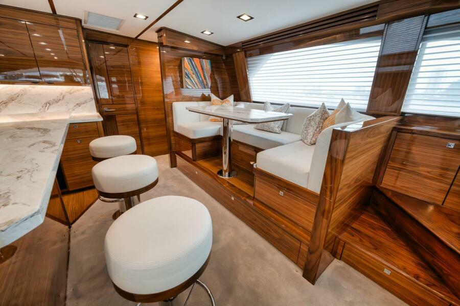 72' 2024 Viking 72 Skybridge