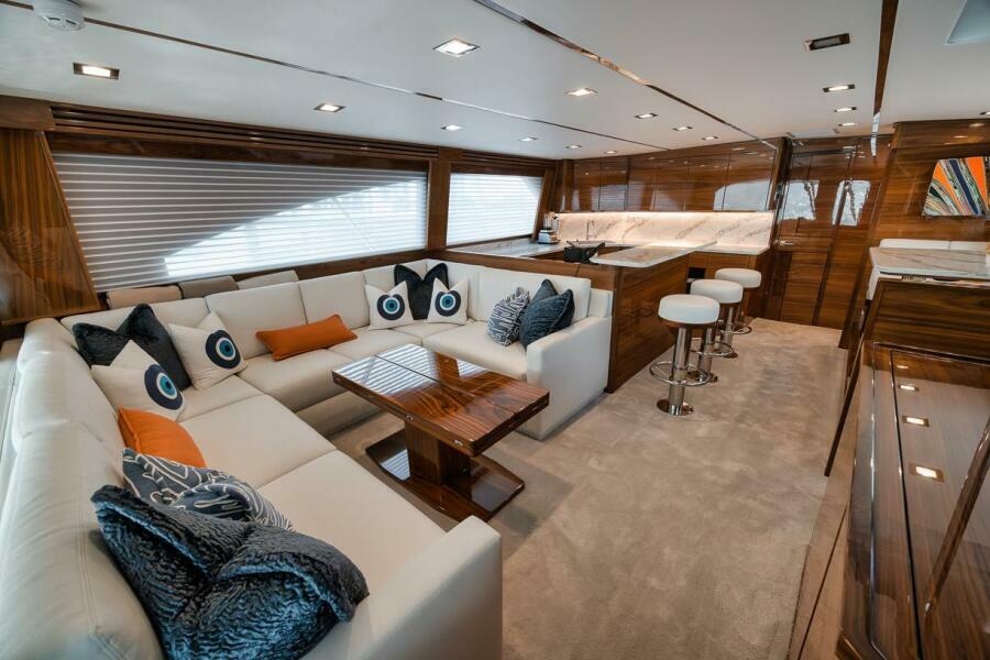 72' 2024 Viking 72 Skybridge
