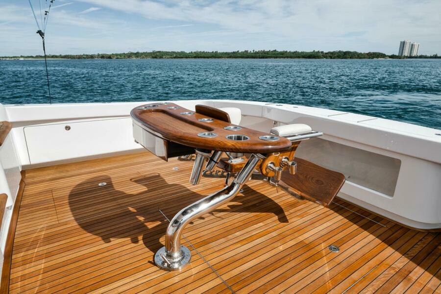 72' 2024 Viking 72 Skybridge