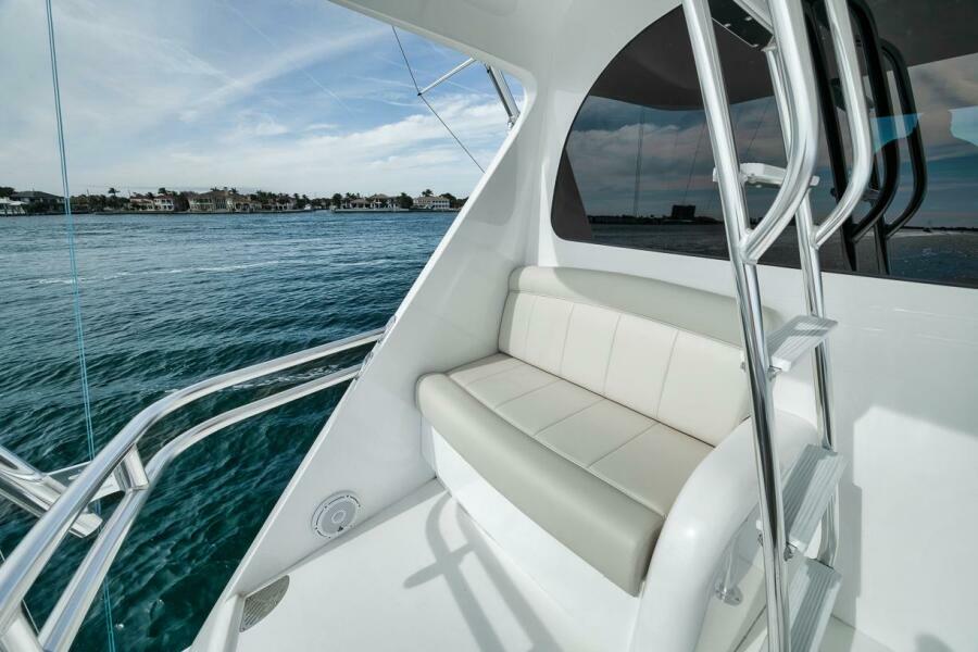 72' 2024 Viking 72 Skybridge