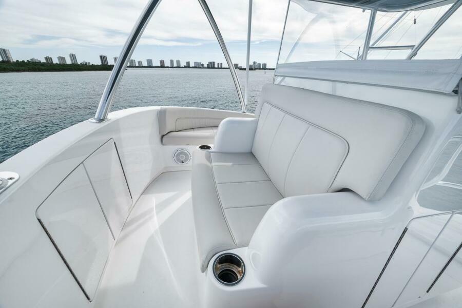 72' 2024 Viking 72 Skybridge