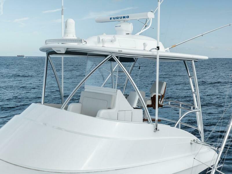 72' 2024 Viking 72 Skybridge