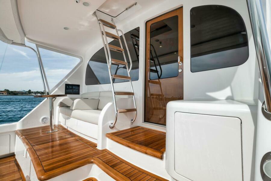 72' 2024 Viking 72 Skybridge