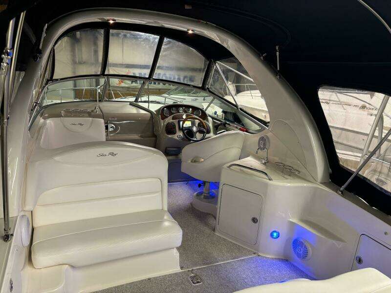 28ft Sea Ray Yacht For Sale