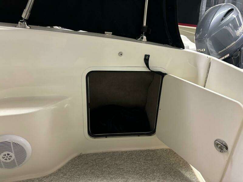 28ft Sea Ray Yacht For Sale