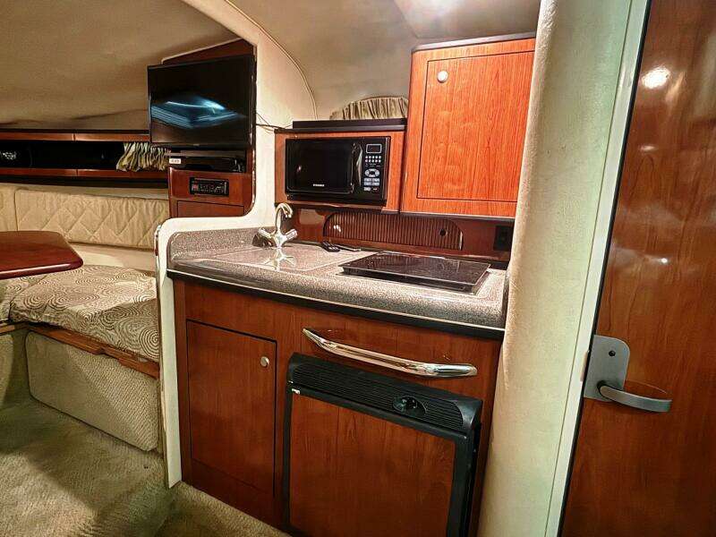 28ft Sea Ray Yacht For Sale