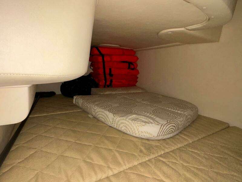 28ft Sea Ray Yacht For Sale