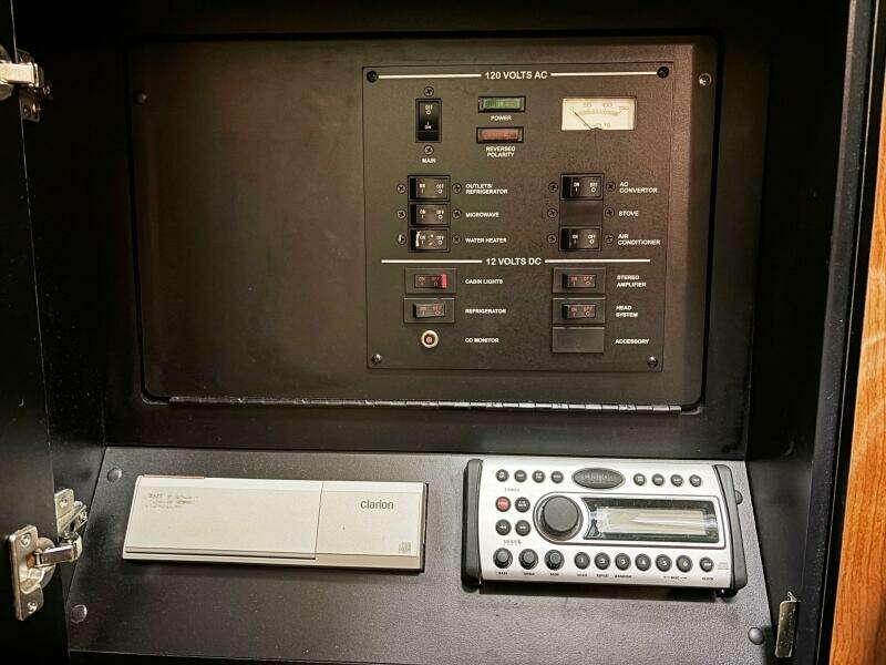 28ft Sea Ray Yacht For Sale