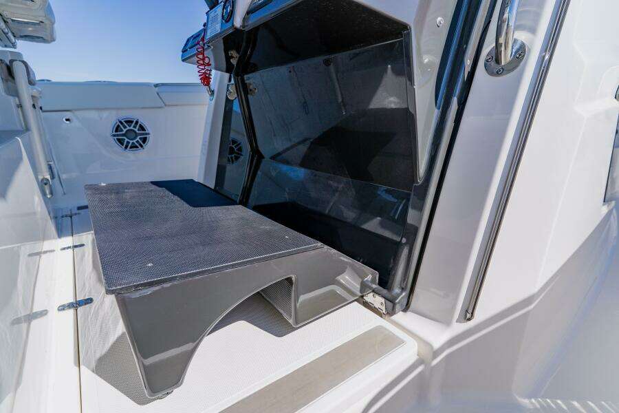 Blue Skies 40ft Pursuit Yacht For Sale