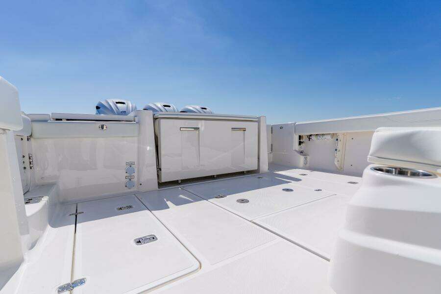 Blue Skies 40ft Pursuit Yacht For Sale