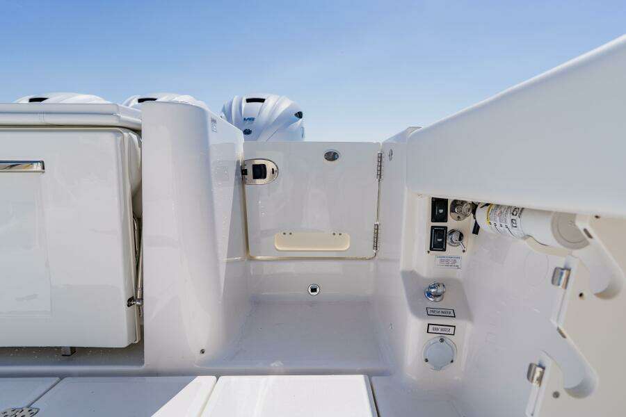 Blue Skies 40ft Pursuit Yacht For Sale