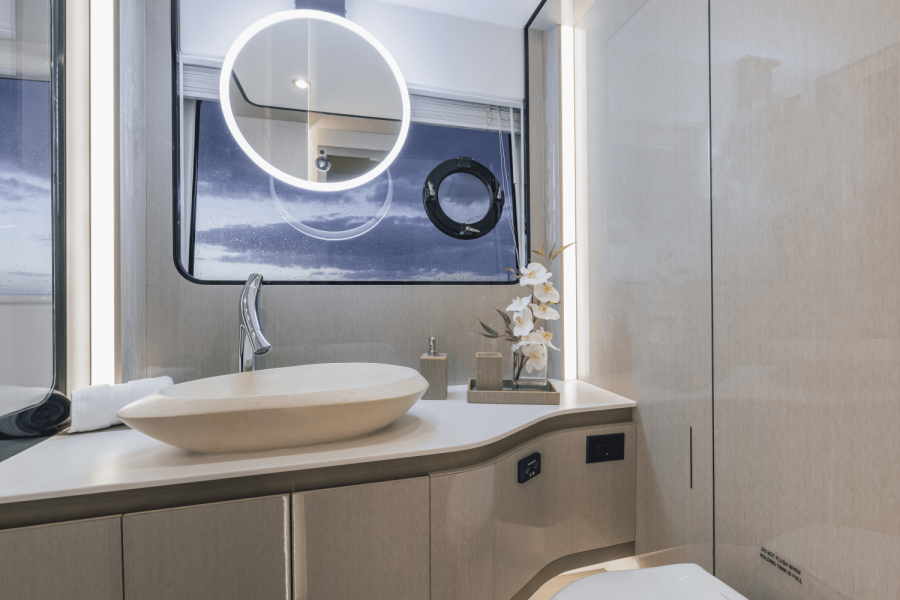 57ft Cruisers Yachts Yacht For Sale