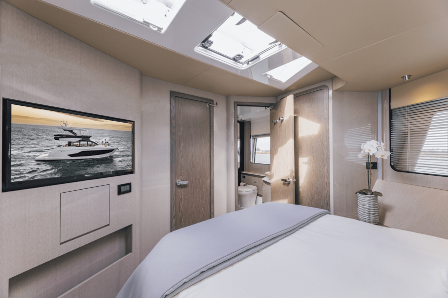 57ft Cruisers Yachts Yacht For Sale