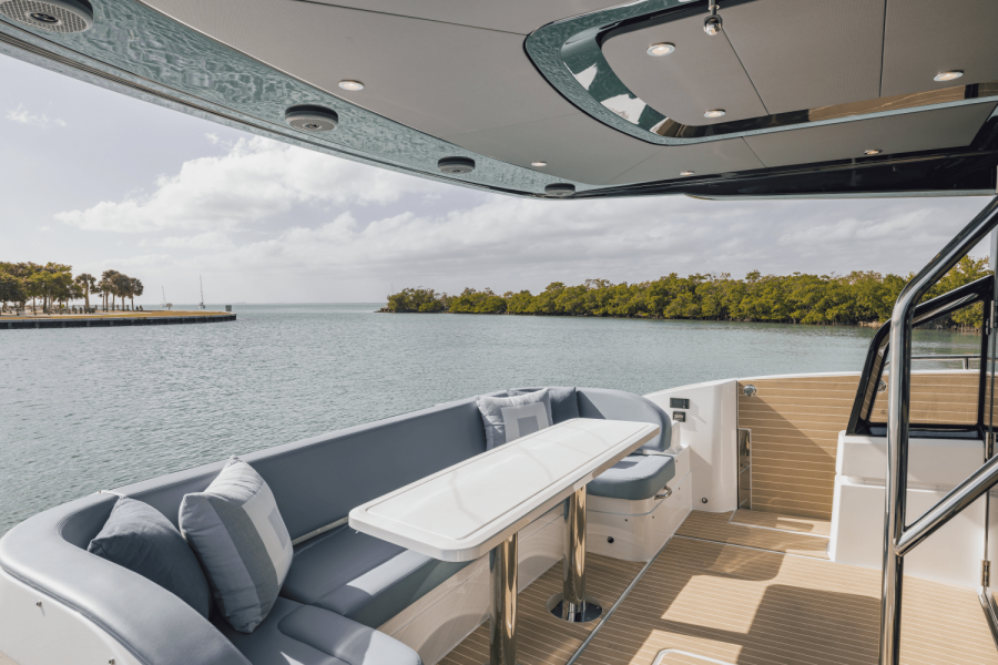 57ft Cruisers Yachts Yacht For Sale