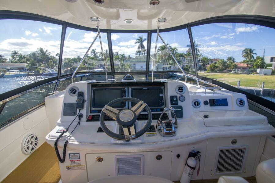 52' 2013 Sea Ray 520 Sedan Bridge