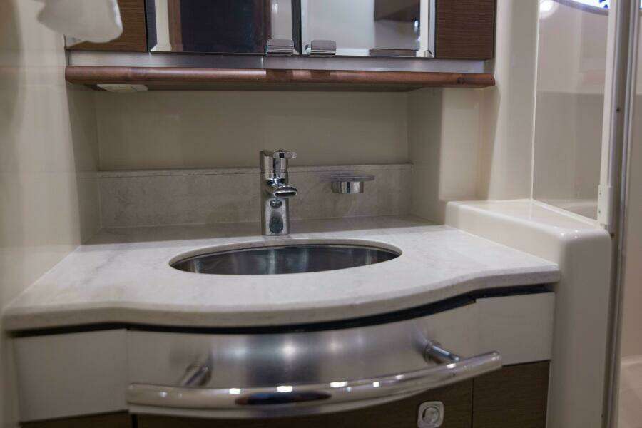 Sea Ray 52 - Exodus - Head