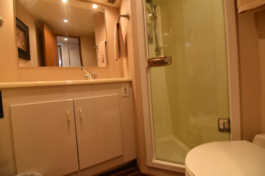 58' 1999 Viking 58 Convertible