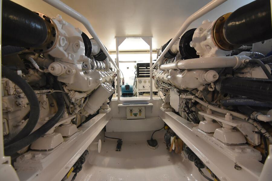 58' 1999 Viking 58 Convertible