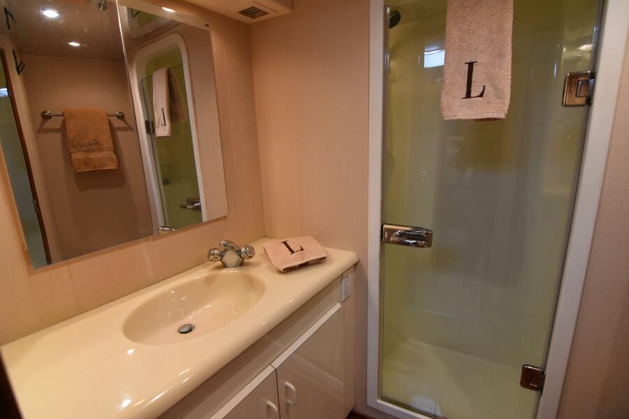 58' 1999 Viking 58 Convertible