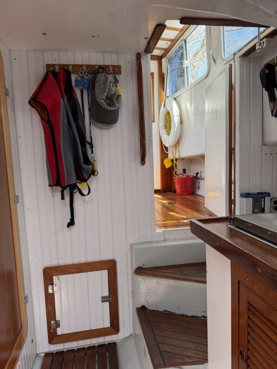 28ft Seaworthy Yacht For Sale