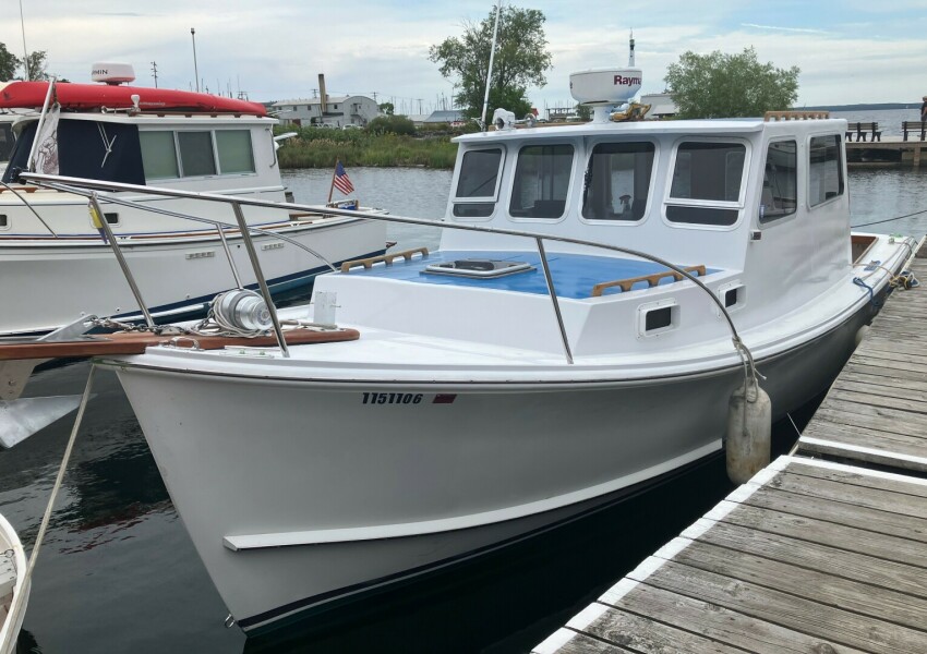 28' 2000 Harvey Boat Works 28