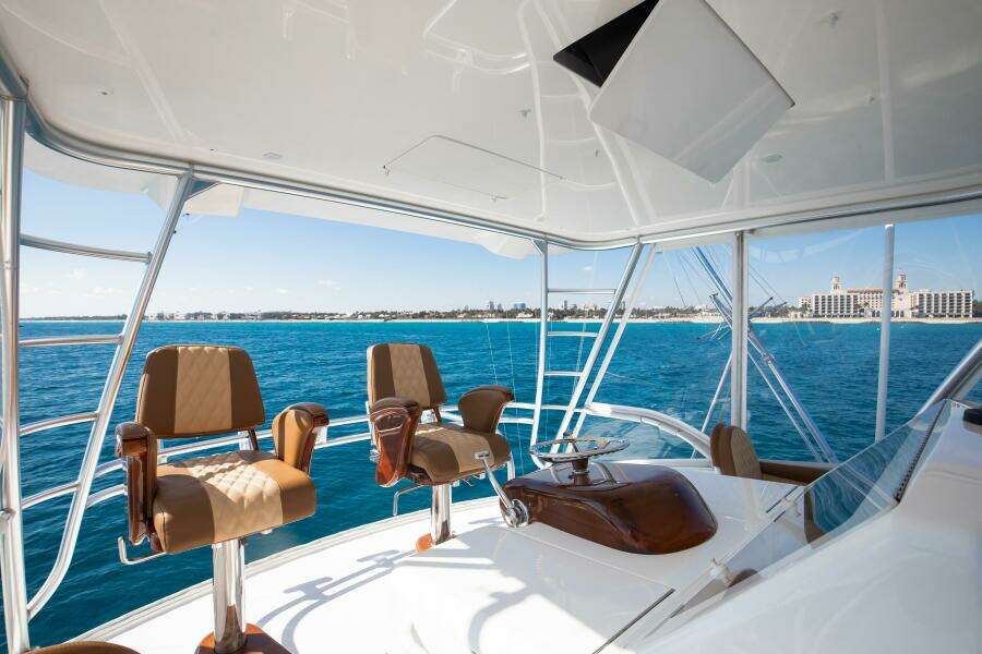 Viking 48 - Dorothy Marie - Flybridge Helm Seats