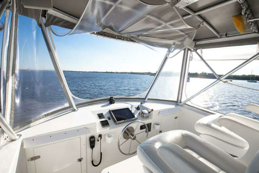 Trawler 46 - Lone Piranha