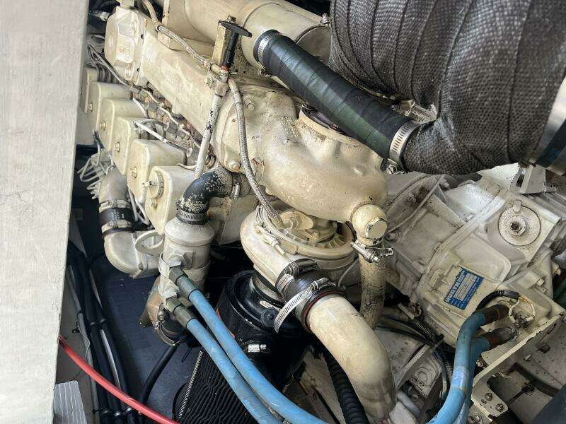 Wicked Twisted Road 37ft Bayliner Yacht For Sale