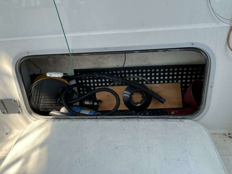 Wicked Twisted Road 37ft Bayliner Yacht For Sale