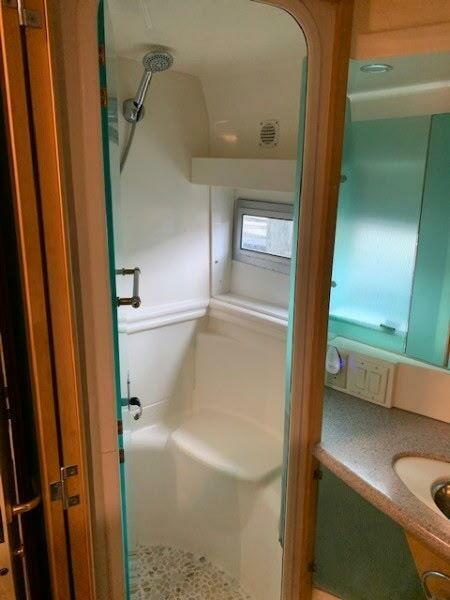 45' 1996 Carver 455 Aft Cabin