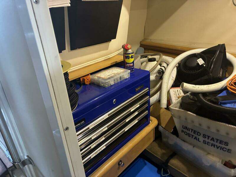 Carver 455 Aft Cabin