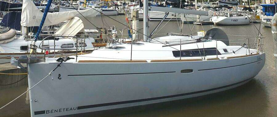 LOTUS 37ft Beneteau Yacht For Sale