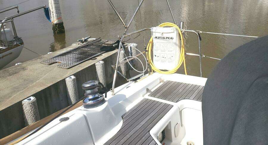 LOTUS 37ft Beneteau Yacht For Sale