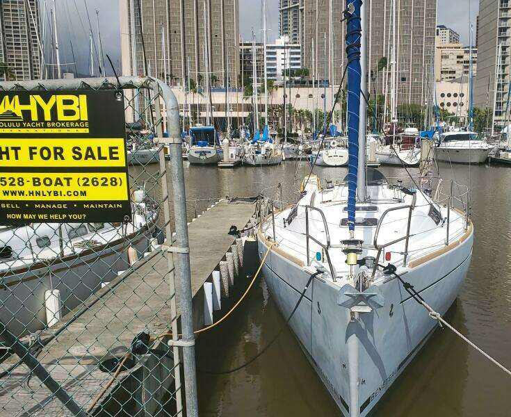 LOTUS 37ft Beneteau Yacht For Sale