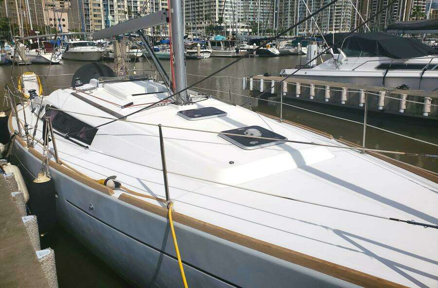 LOTUS 37ft Beneteau Yacht For Sale