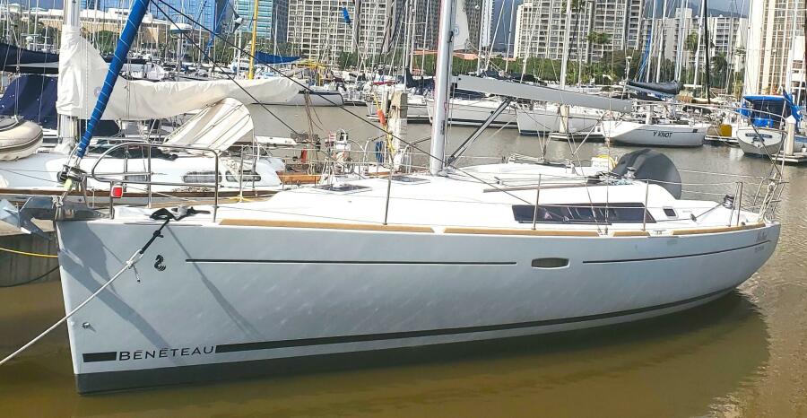 37' 2015 Beneteau Oceanis