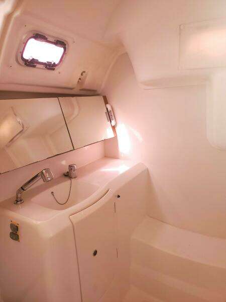 LOTUS 37ft Beneteau Yacht For Sale